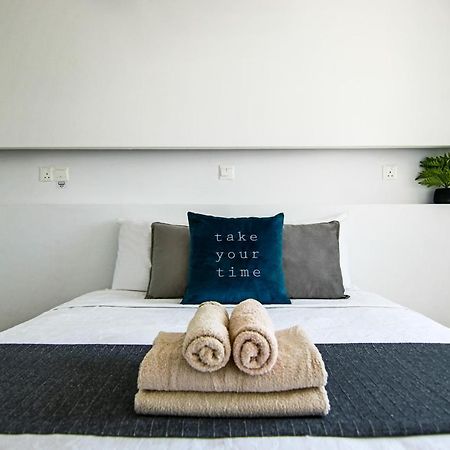 Phaedrus Living: Seaside Luxury Flat Lighthouse 65 Apartment Paphos ภายนอก รูปภาพ