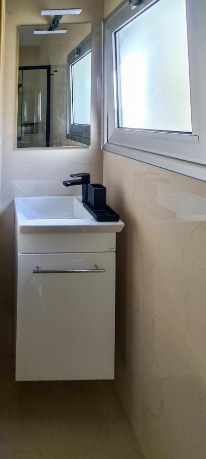 Phaedrus Living: Seaside Luxury Flat Lighthouse 65 Apartment Paphos ภายนอก รูปภาพ