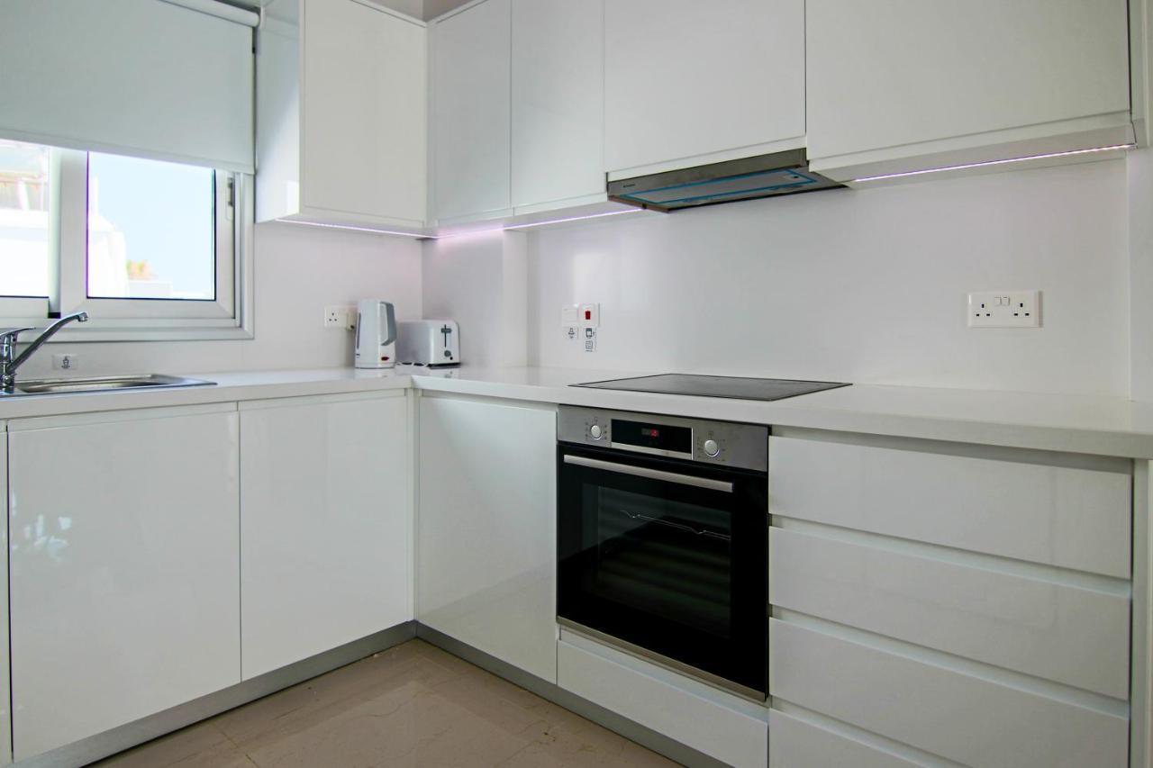 Phaedrus Living: Seaside Luxury Flat Lighthouse 65 Apartment Paphos ภายนอก รูปภาพ